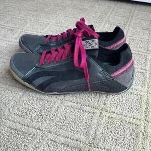 Cushe sneakers